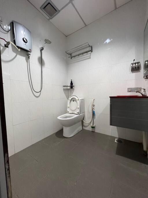 M Guest House2 Muar Luaran gambar