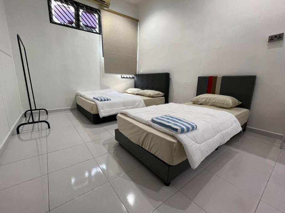 M Guest House2 Muar Luaran gambar