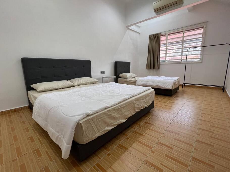 M Guest House2 Muar Luaran gambar