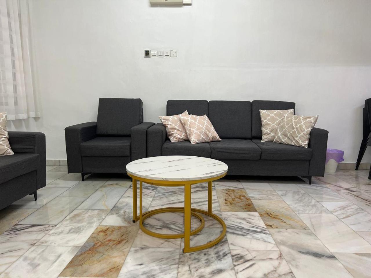 M Guest House2 Muar Luaran gambar